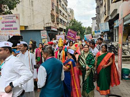Republican Leader And Film Producer Sanghamitra Tai Gaikwad Participates Enthusiastically In Artists’ Cultural Procession